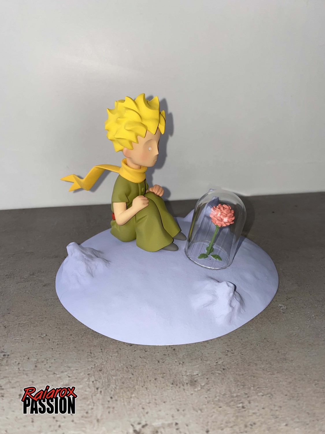 Le Petit Prince et la Rose - statuette résine 12 cm