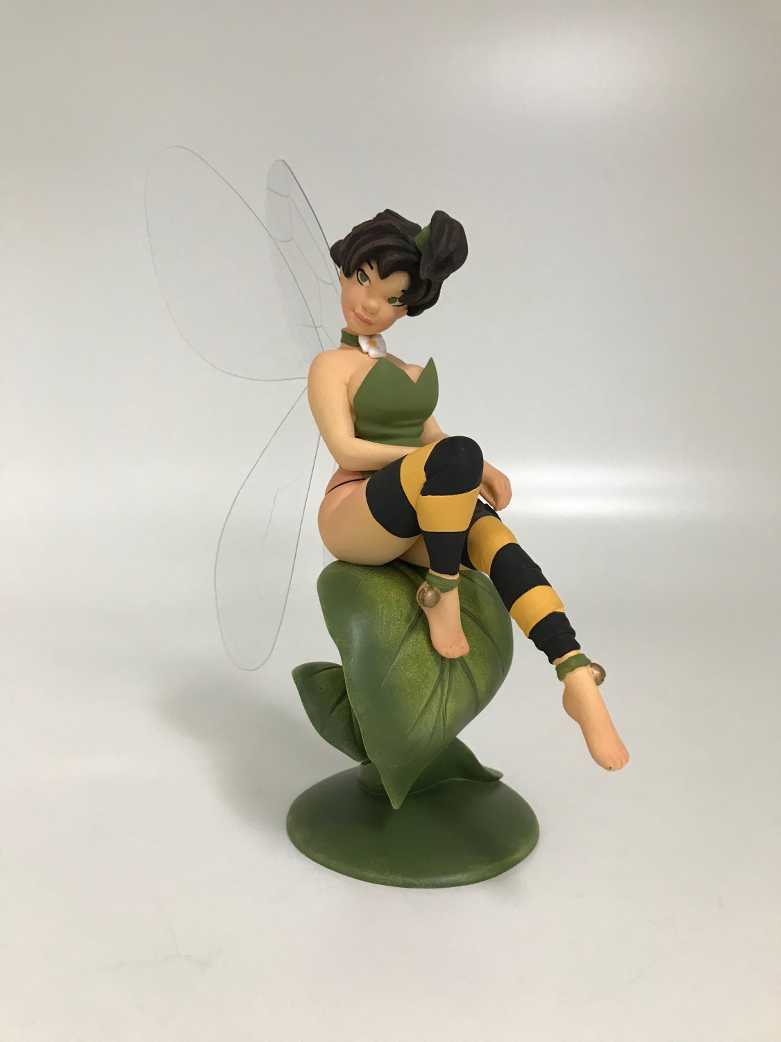 La fée Clochette à la feuille - Statuette résine 20 cm