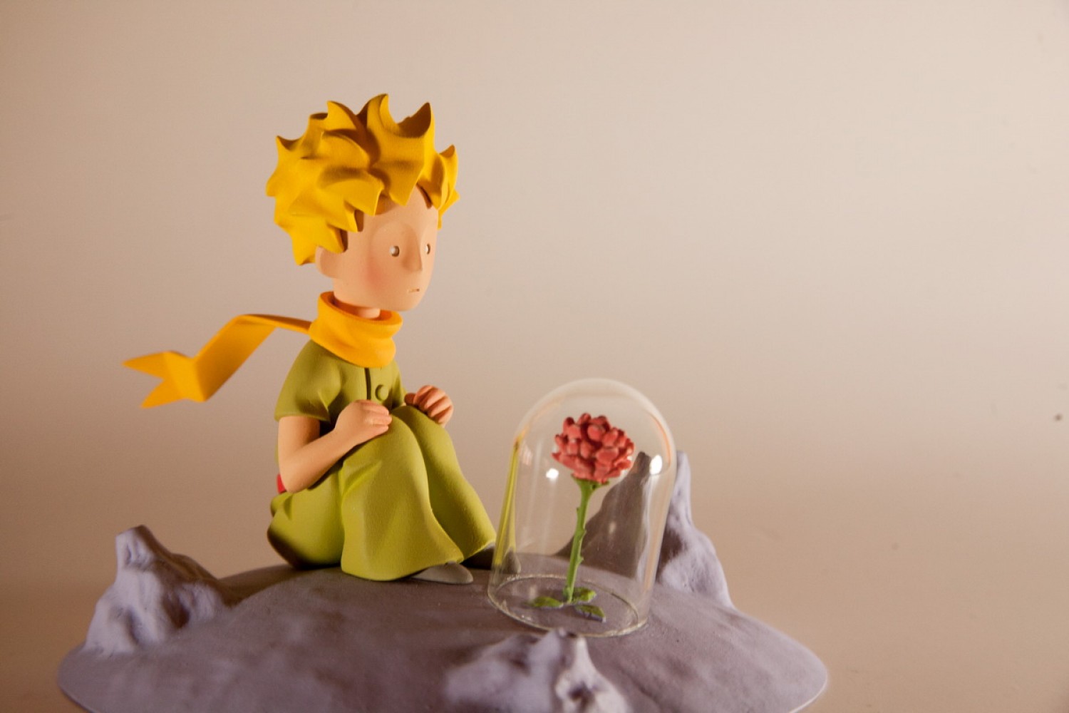 Le Petit Prince et la Rose - statuette résine 12 cm