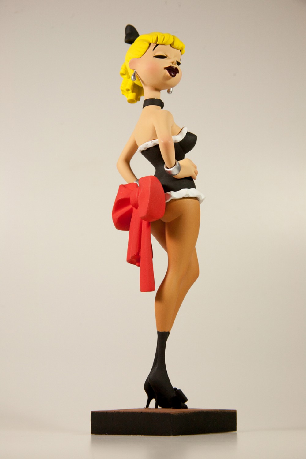 Lucky Luke: La petite danseuse - statuette résine 25 cm