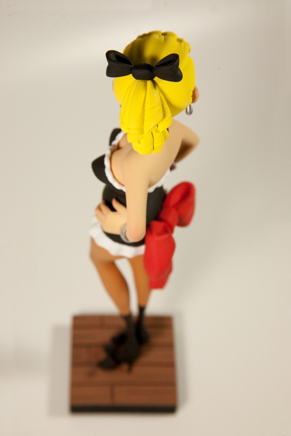 Lucky Luke: La petite danseuse - statuette résine 25 cm