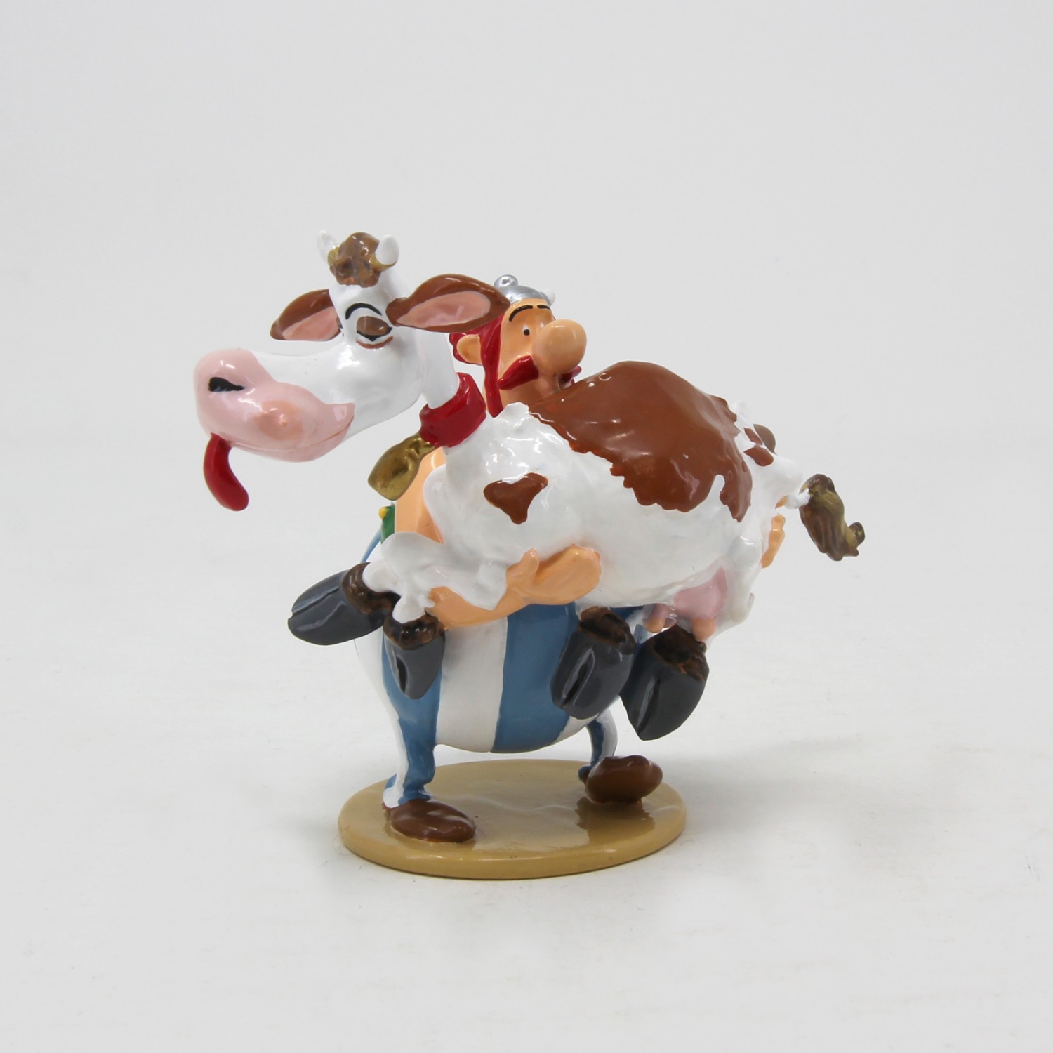 OBÉLIX PORTANT LA VACHE