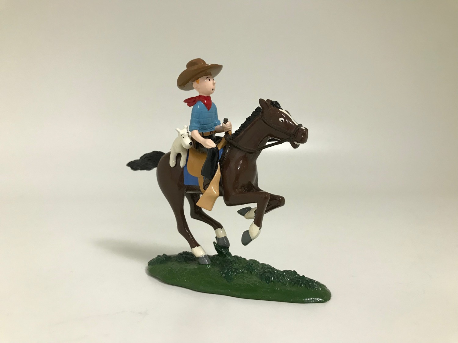 TINTIN COWBOY ET MILOU À CHEVAL- Pixi ref 4543