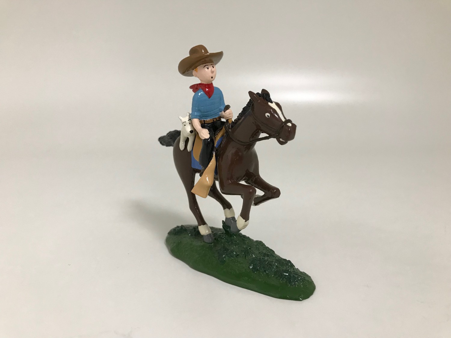 TINTIN COWBOY ET MILOU À CHEVAL- Pixi ref 4543