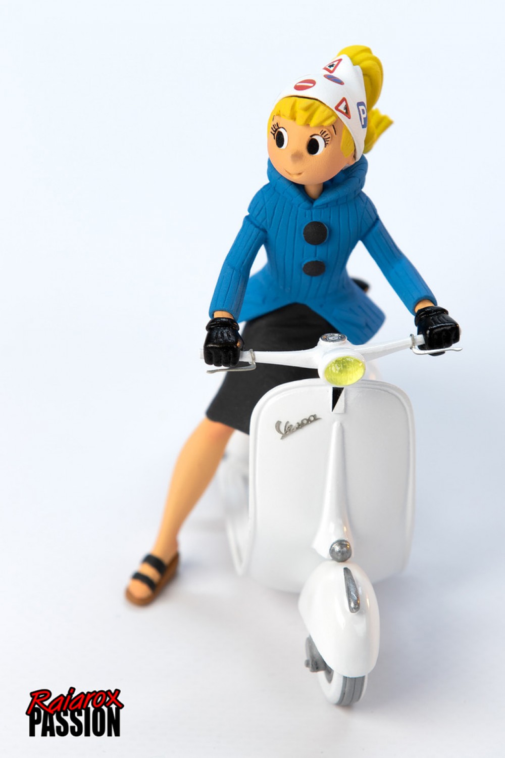 Seccotine sur son scooter