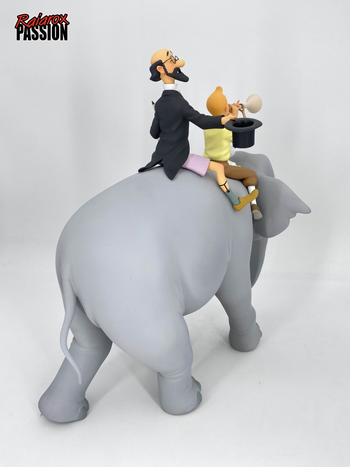 Tintin, Milou et Philémon sur l'éléphant