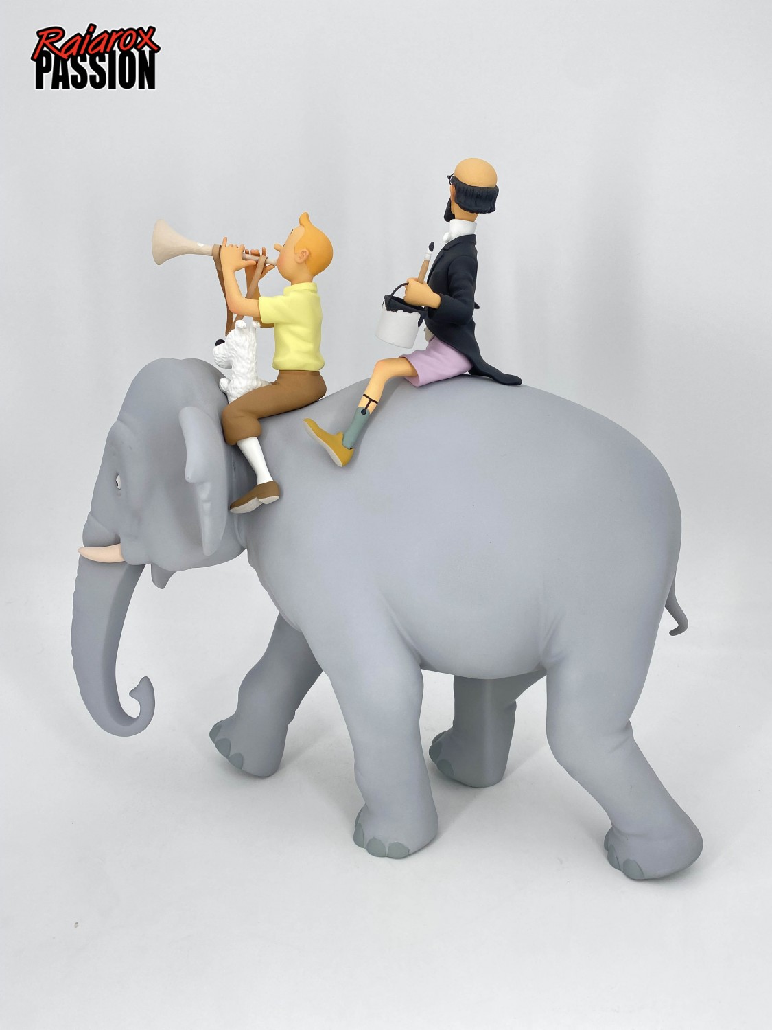 Tintin, Milou et Philémon sur l'éléphant