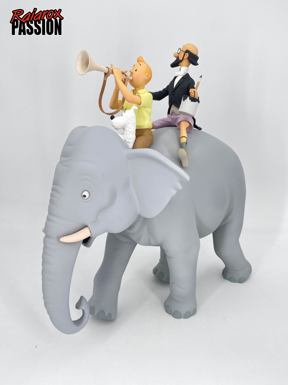 Tintin, Milou et Philémon sur l'éléphant