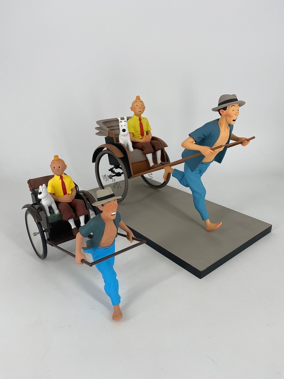 Tintin et le pousse-pousse - Le Lotus Bleu