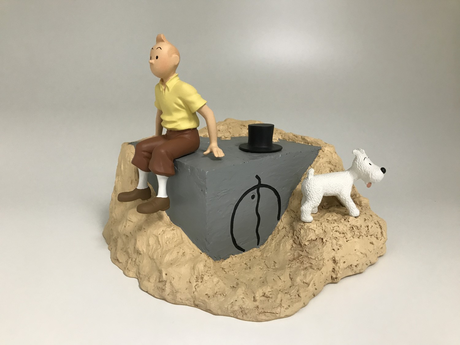 Tintin tombeau- statuette résine 24 cm
