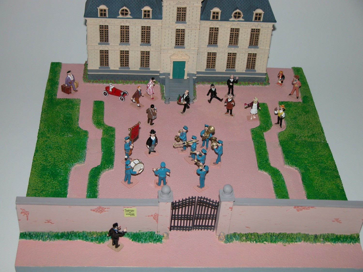 Chateau Moulinsart + Fanfare